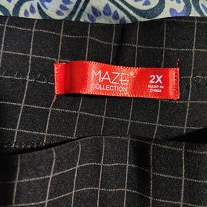 Maze Collection Black Checkered Women's Straight Leg Pants-Lowest $15 send Offer